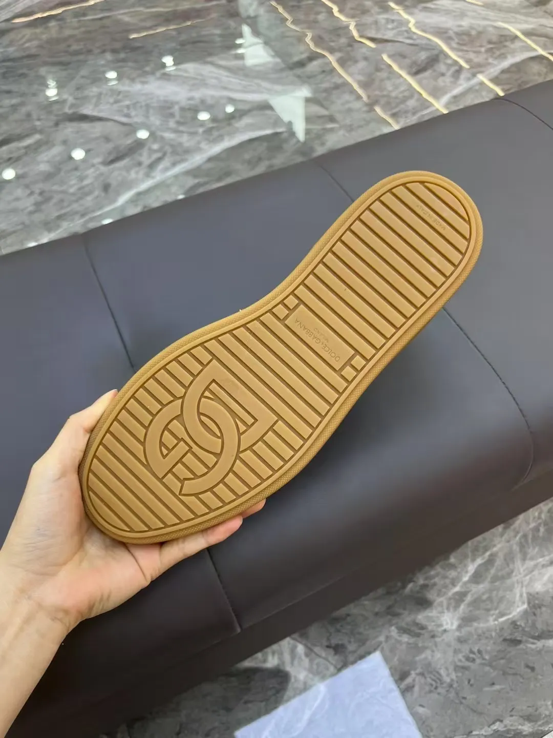 Men's Men's Shoes 💰400 [New Style] 🐝🐝DG—Dolce&G men's calfskin sneakers Portofino Yacht shoes, simple and versatile design, unique saddle leather soles. The Dolce &G logo rear wing is the icing on the cake. Imported cowhide + rubber outsole Size: 39-44 (customized at 38.45)